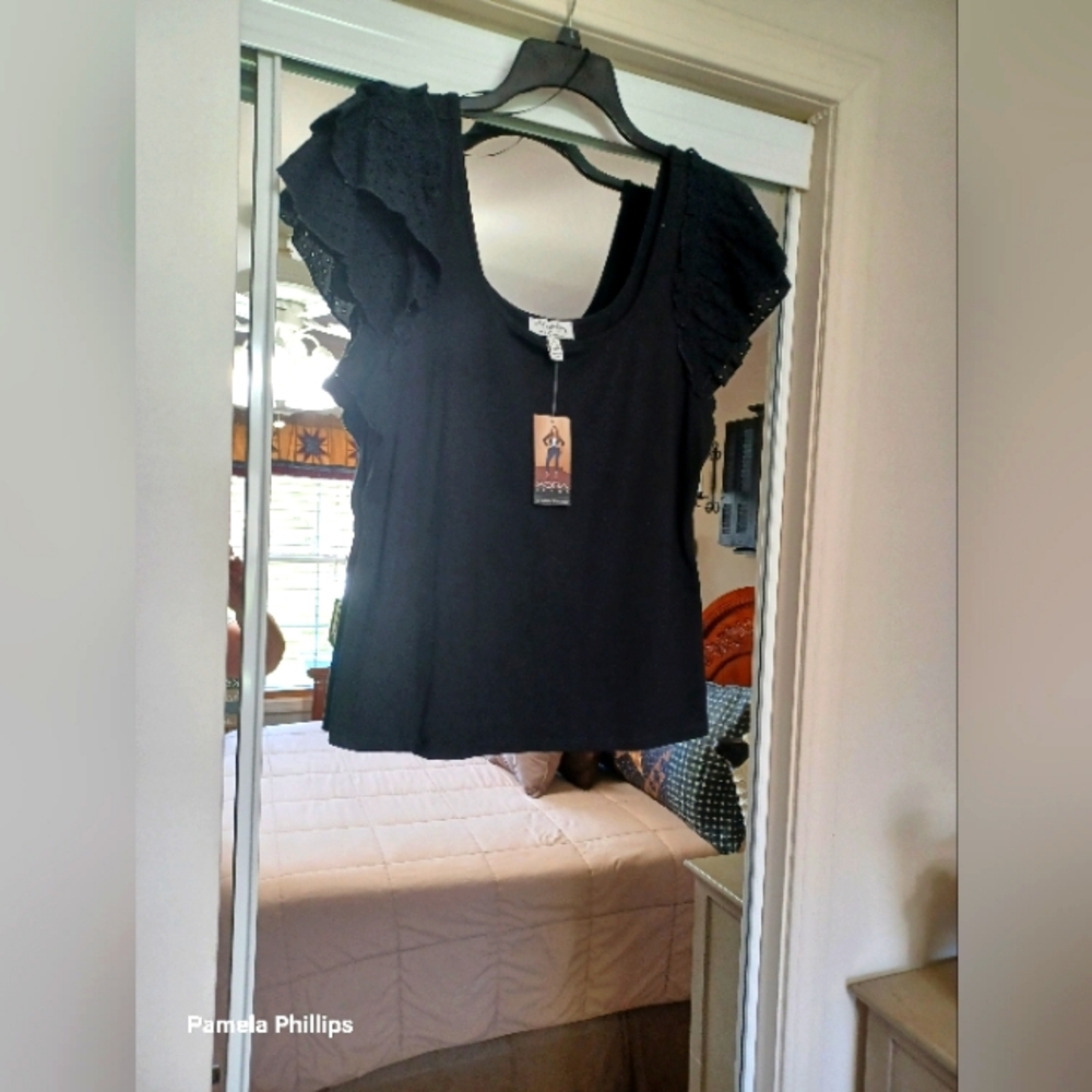 Black Puff Sleeve Ruffled Blouse